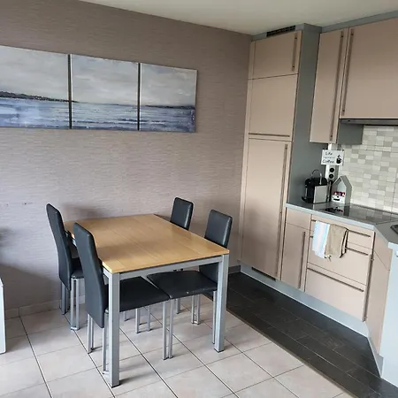 Astrid At 100 Meter From Sea With Parking Place